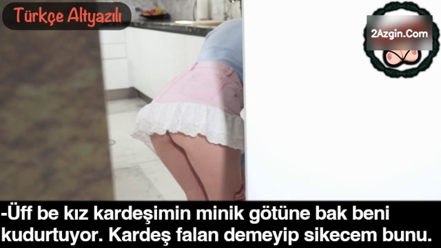 Buz dolabına eğilen tıfıl kız kardeşinin götüne bakıyor