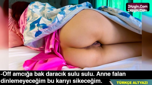 Gecelikle uyuyan annemin çarşafını sıyırıp amına baktım kalktı